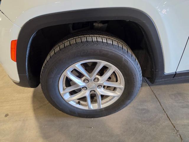 2022 Jeep Grand Cherokee L Laredo 4x4