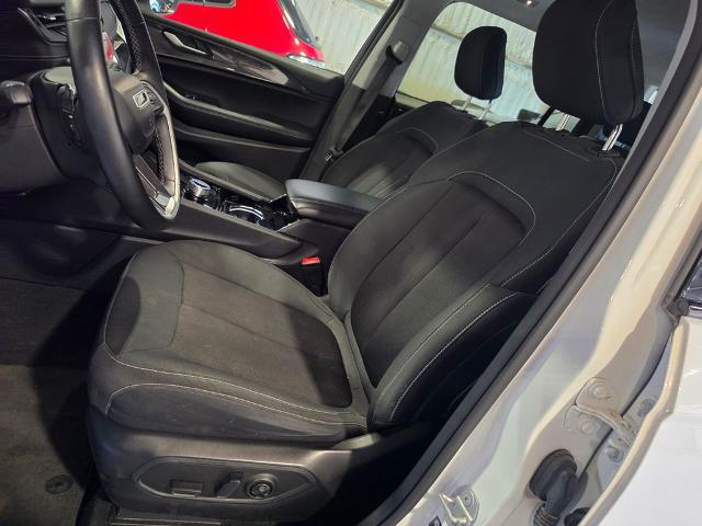 2022 Jeep Grand Cherokee L Laredo 4x4