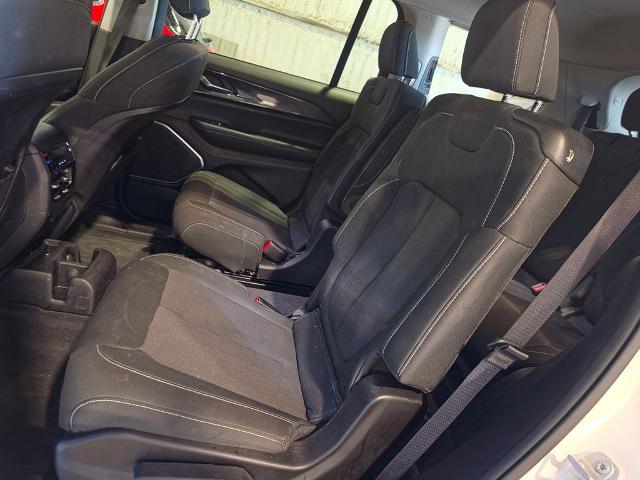 2022 Jeep Grand Cherokee L Laredo 4x4