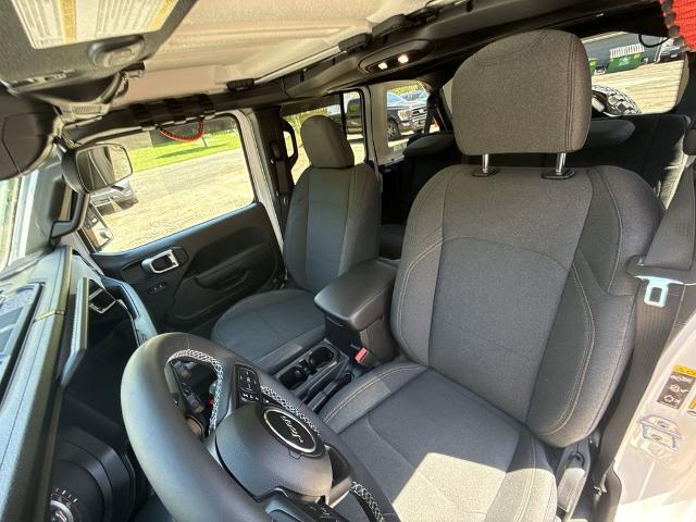 2025 Jeep Wrangler 4-Door Willys 4x4