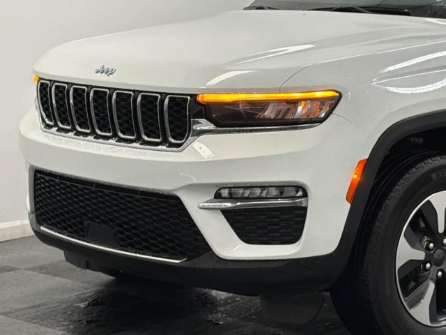 2024 Jeep Grand Cherokee Base