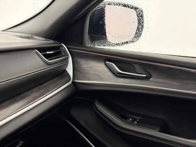 2024 Jeep Grand Cherokee Base