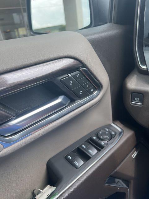 2023 Chevrolet Silverado 1500 4WD Crew Cab Short Bed LTZ