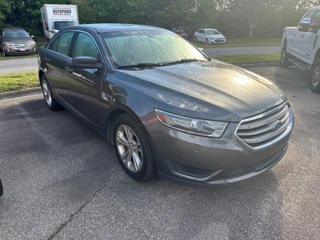 2016 Ford Taurus SE