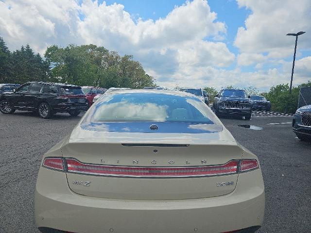 2016 Lincoln MKZ Base