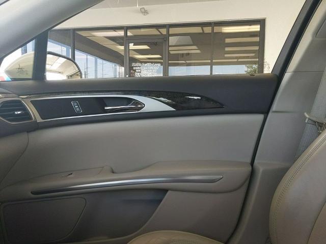 2016 Lincoln MKZ Base