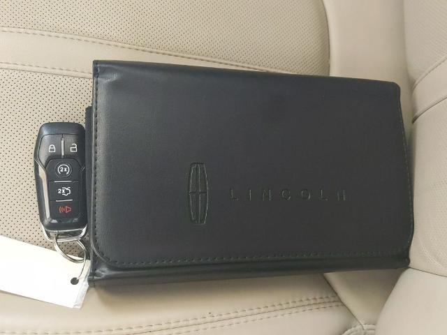 2016 Lincoln MKZ Base