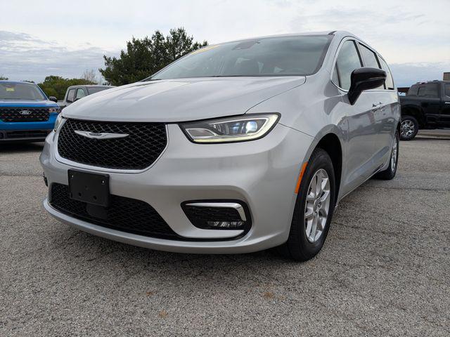 2024 Chrysler Pacifica Touring L for sale in Demotte, IN
