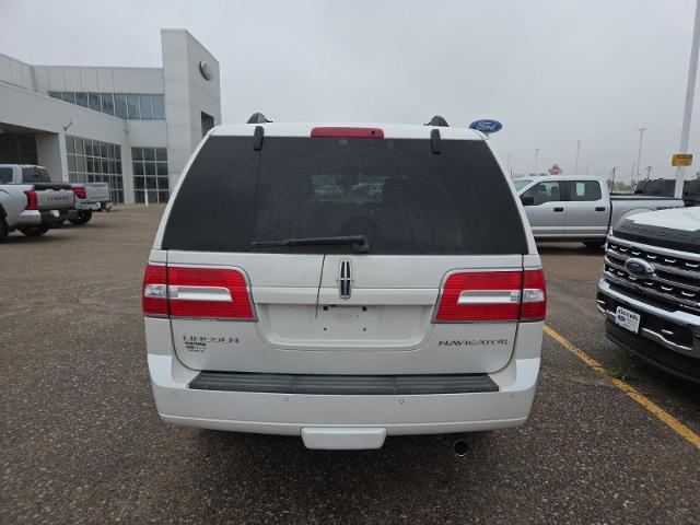 2011 Lincoln Navigator Base