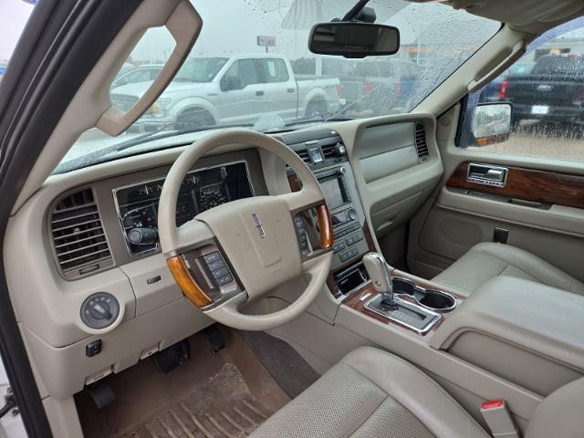 2011 Lincoln Navigator Base