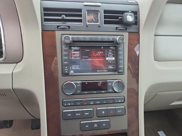 2011 Lincoln Navigator Base