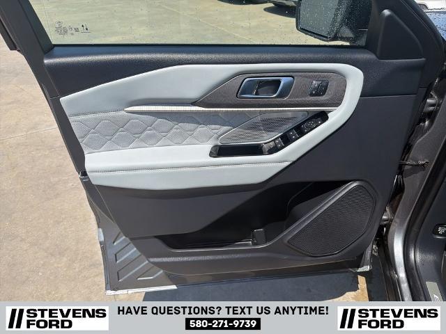 2025 Ford Explorer Platinum