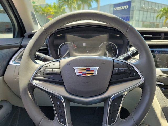 2024 Cadillac XT5 FWD Premium Luxury