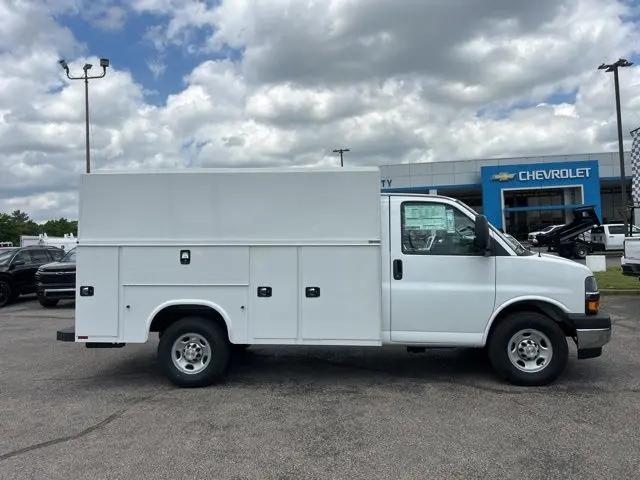2026 Chevrolet Express Cutaway Work Van