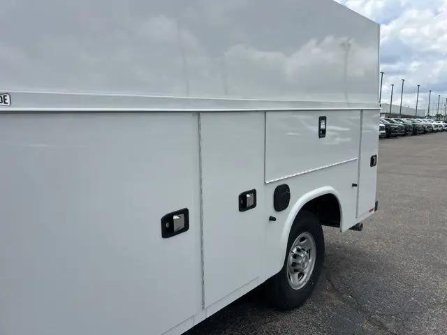 2026 Chevrolet Express Cutaway Work Van