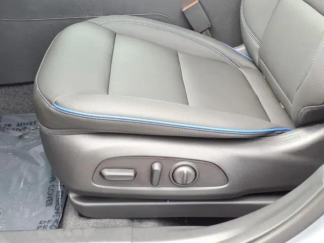 2026 Buick NV Sport Touring FWD