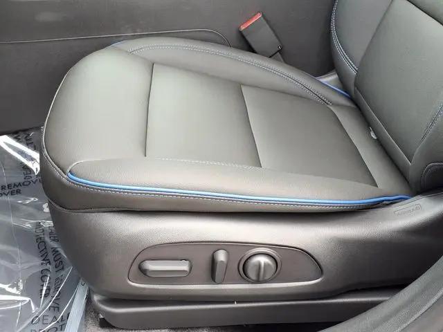 2026 Buick NV Sport Touring FWD