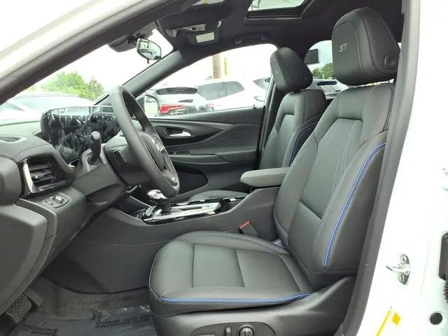 2026 Buick NV Sport Touring FWD
