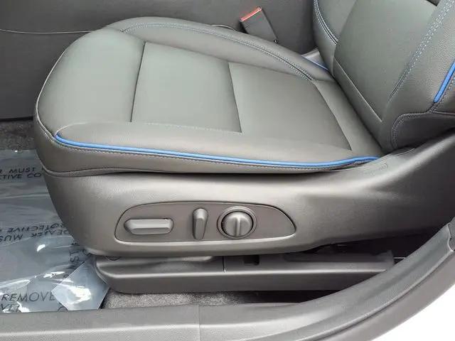 2026 Buick NV Sport Touring FWD