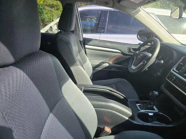 2018 Toyota Highlander LE