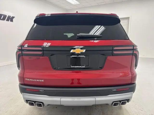 2026 Chevrolet Traverse FWD LT