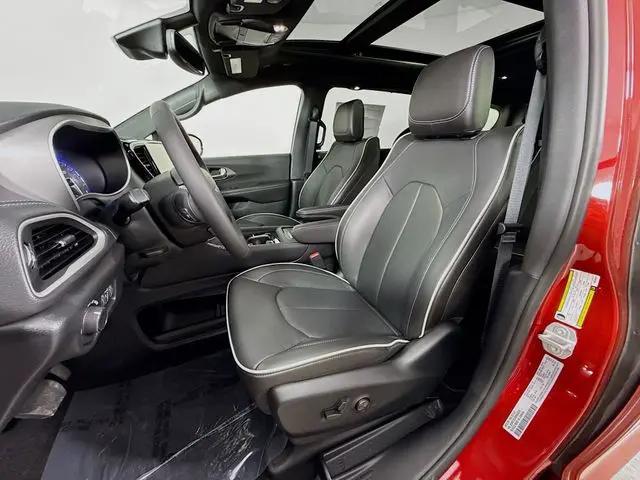 2027 Chrysler Pacifica Limited