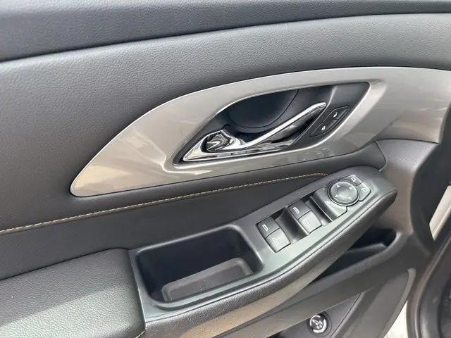 2020 Chevrolet Traverse FWD LT Leather