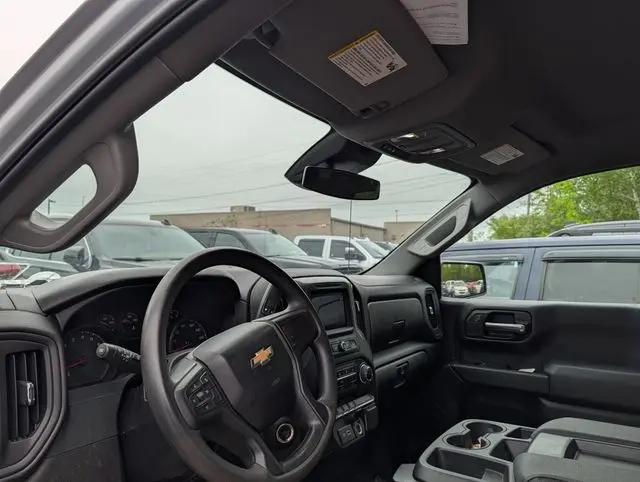 2024 Chevrolet Silverado 1500 4WD Double Cab Standard Bed Custom