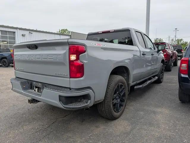 2024 Chevrolet Silverado 1500 4WD Double Cab Standard Bed Custom