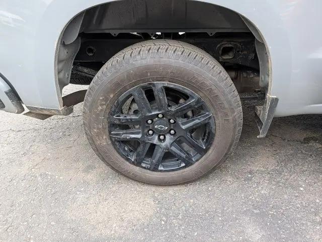 2024 Chevrolet Silverado 1500 4WD Double Cab Standard Bed Custom