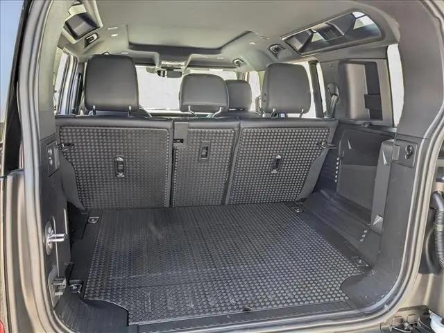 2023 Land Rover Defender 110 S