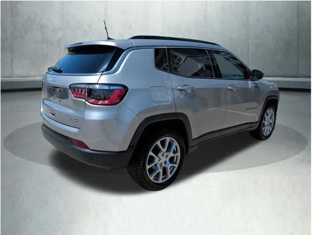 2022 Jeep Compass Latitude Lux 4x4