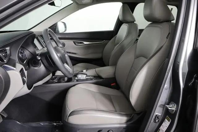 2023 INFINITI QX50 LUXE