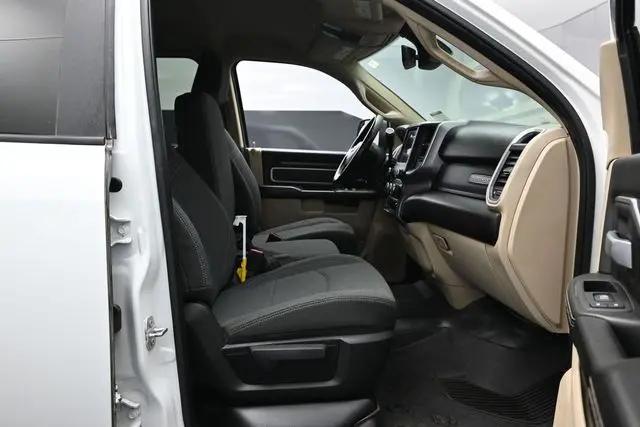 2022 Ram 2500 Big Horn Crew Cab 4x4 8' Box