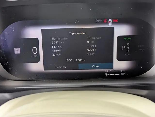 2024 Volvo XC90 Recharge T8 Plus 6-Seater