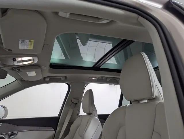 2024 Volvo XC90 Recharge T8 Plus 6-Seater