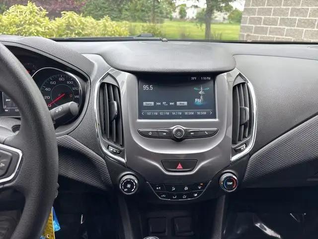 2017 Chevrolet Cruze LT Auto