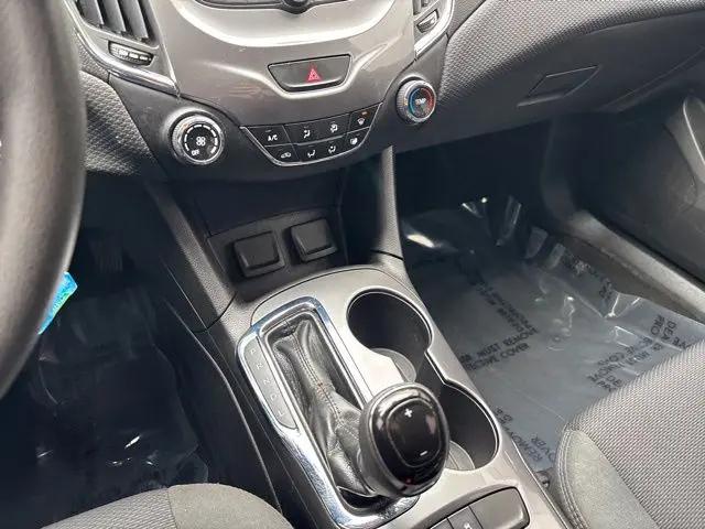 2017 Chevrolet Cruze LT Auto