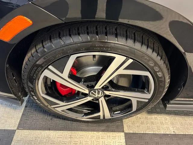 2026 Volkswagen Golf GTI SE