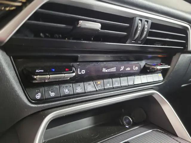 2024 Mazda X-90 Premium Plus