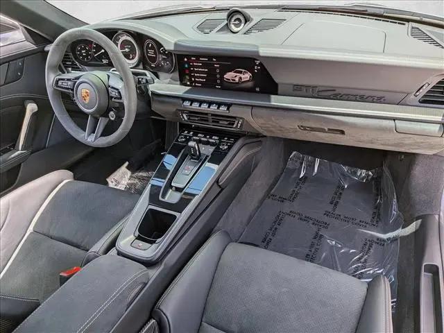 2024 Porsche 911 Carrera 4 GTS