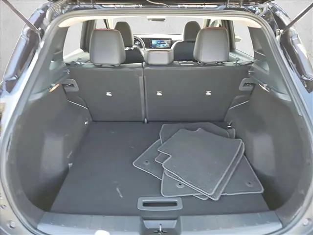 2025 Nissan Kicks SR FWD