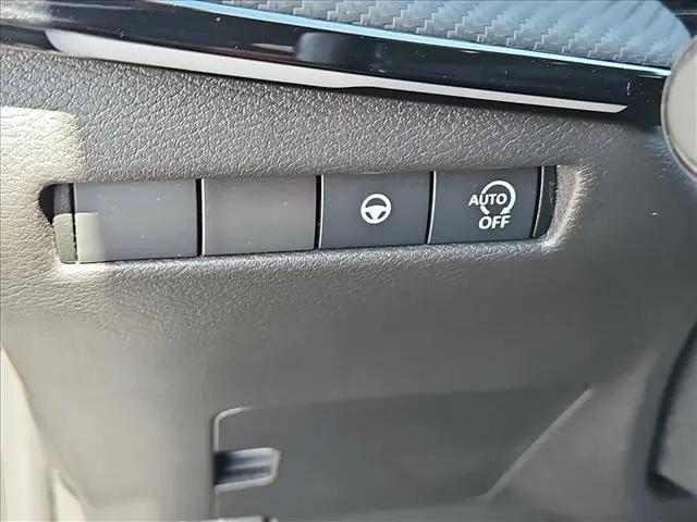2025 Nissan Kicks SR FWD