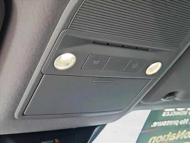 2025 Nissan Kicks SR FWD