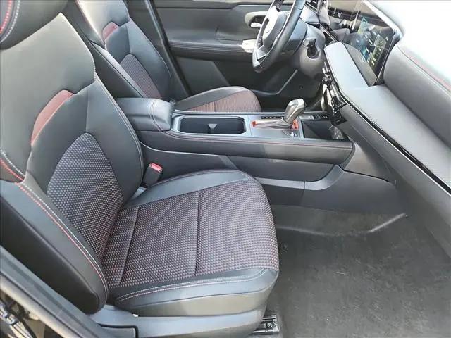 2025 Nissan Kicks SR FWD