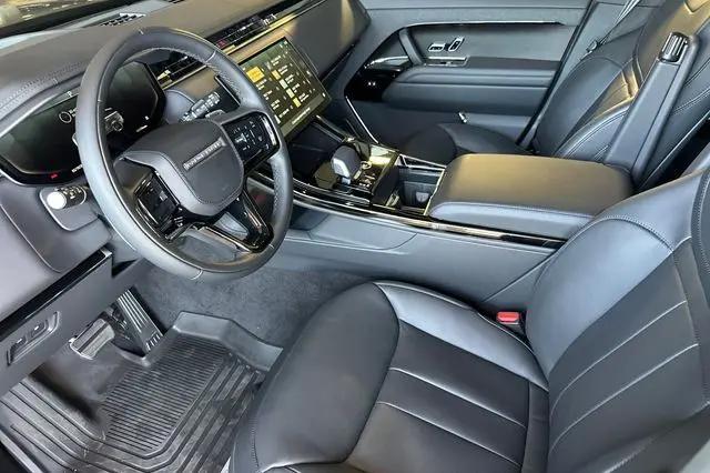 2026 Land Rover Range Rover Sport P460e Dynamic SE