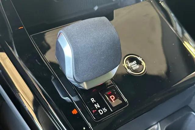 2026 Land Rover Range Rover Sport P460e Dynamic SE