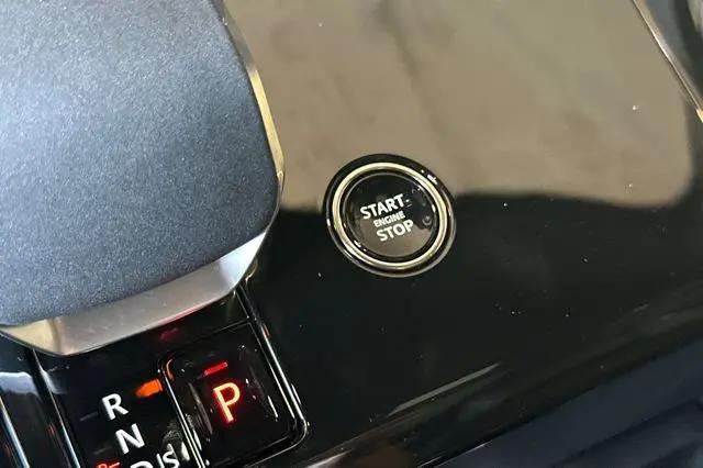 2026 Land Rover Range Rover Sport P460e Dynamic SE