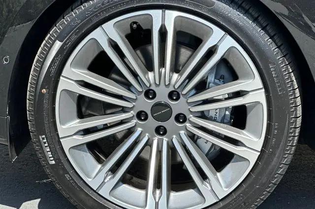 2026 Land Rover Range Rover Sport P460e Dynamic SE
