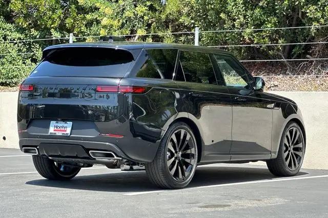 2026 Land Rover Range Rover Sport P360 SE